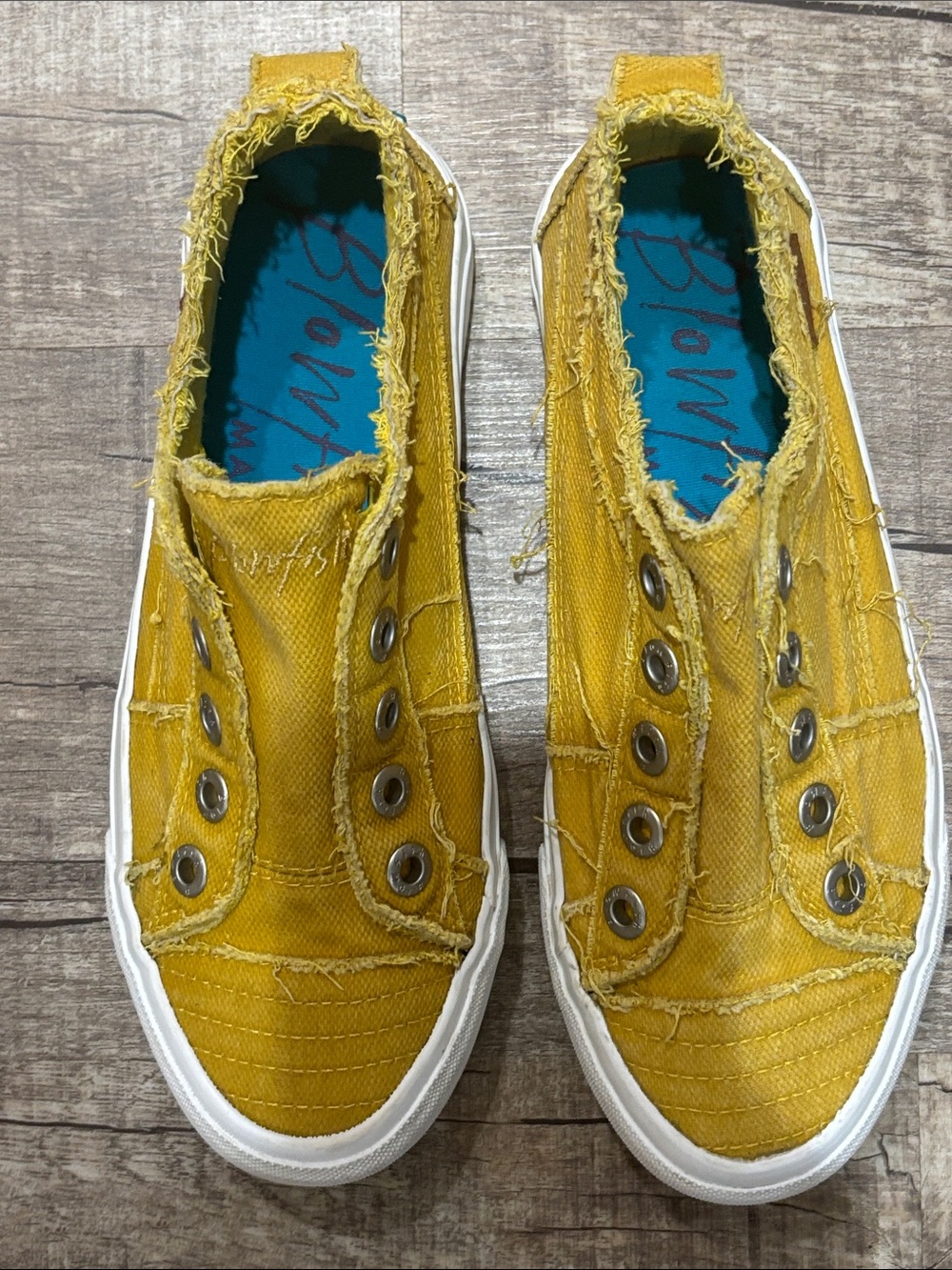 Blowfish Malibu Sneakers Slip-On Canvas in Mustard Yellow Size 7 - Picture 10 of 10